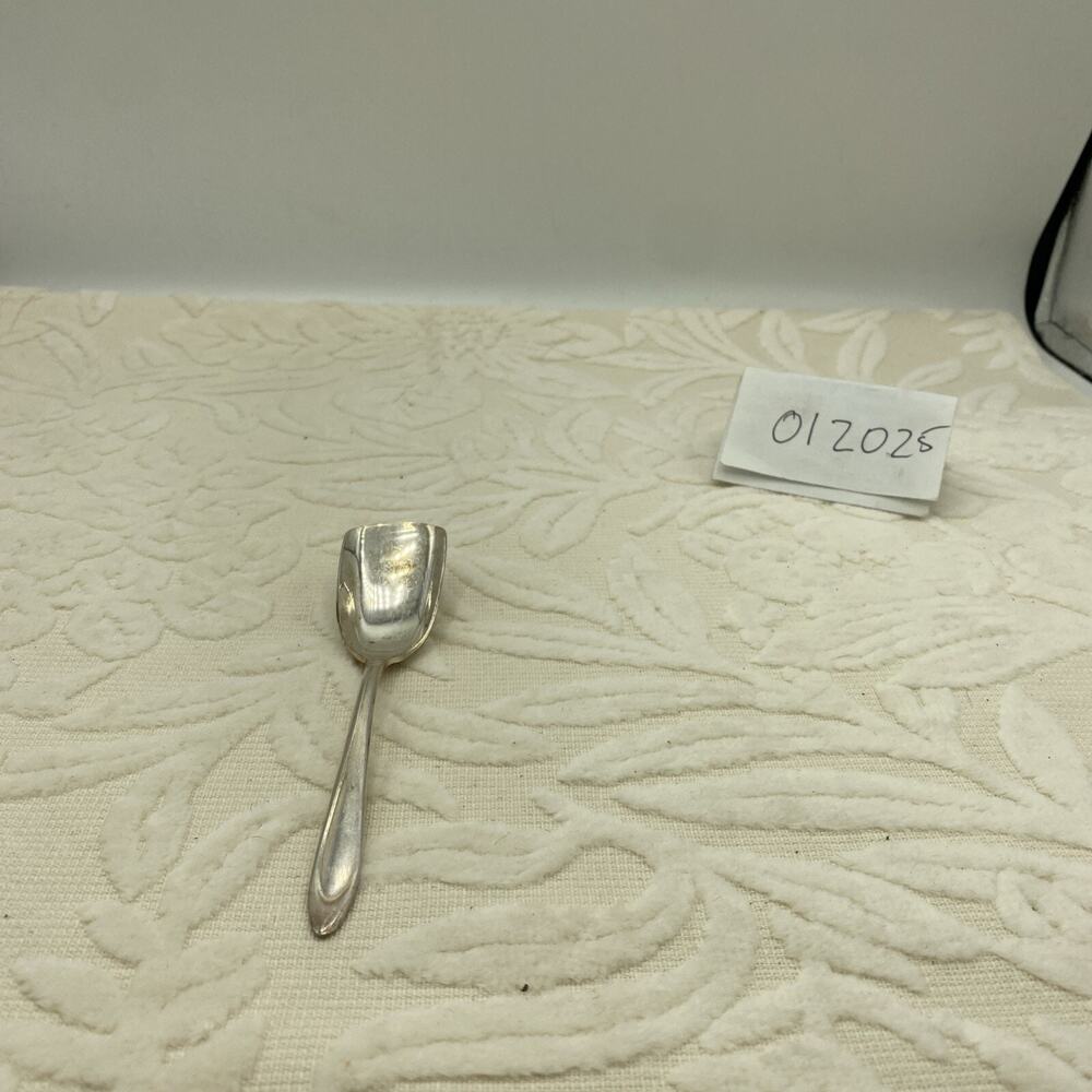 Vintage Meriden Silver Co. Silver Plated First Lady Sugar Spoon 5.25"